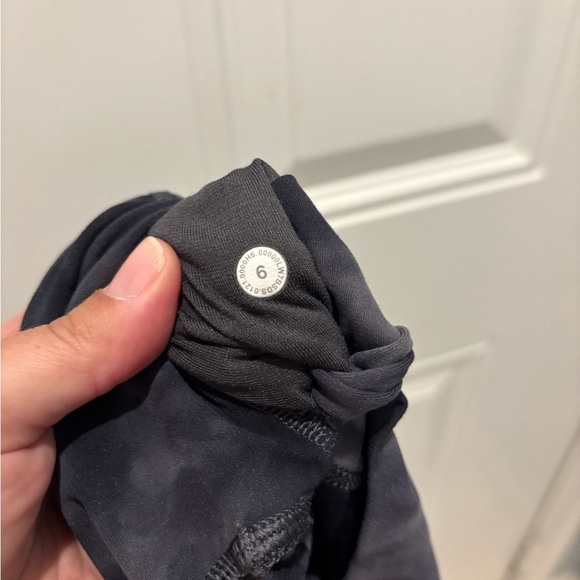 Lululemon Align Short 8" *Diamond Dye
Diamond Dye Pitch Grey Graphite Grey - Picture 5 of 5